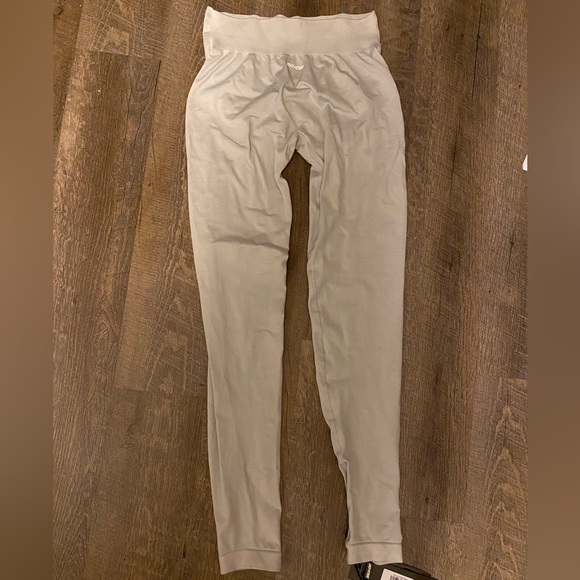 Bo+Tee Superset Leggings in Consistency Grey size M - Picture 3 of 7